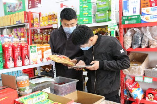 兖州区市场监管局开展食品安全专项抽检，守护民生“菜篮子”